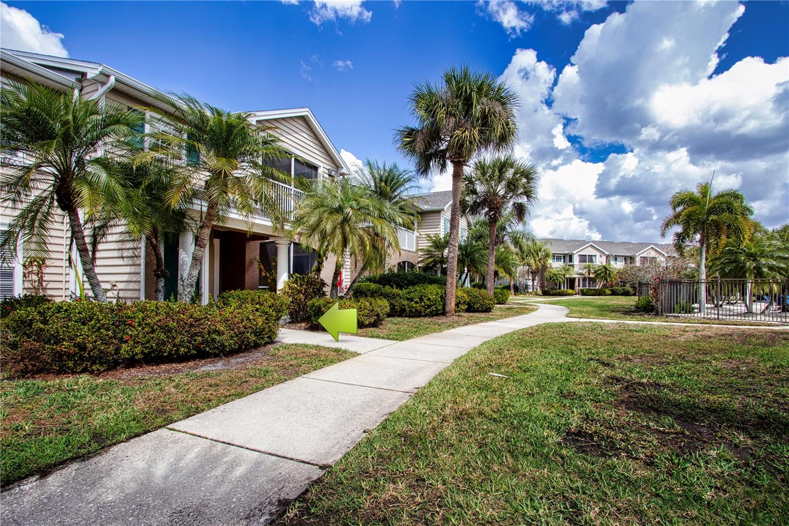 Image 3 of 44 For 8926 Manor Loop 107