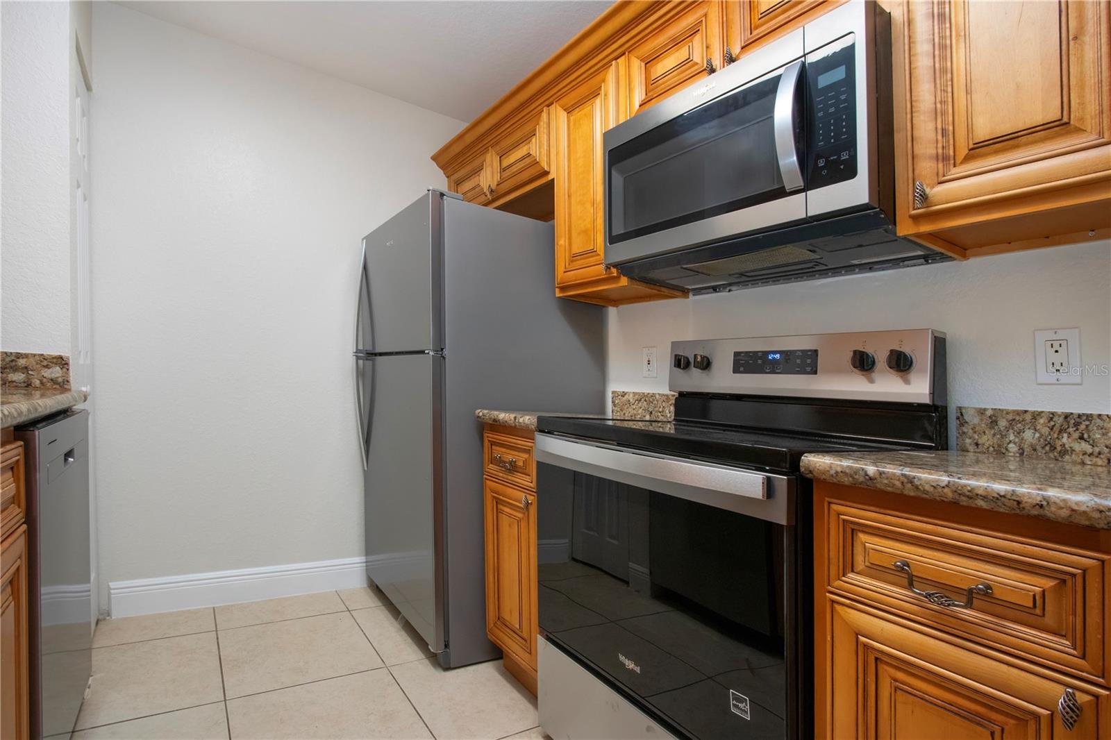 Image 9 of 44 For 8926 Manor Loop 107