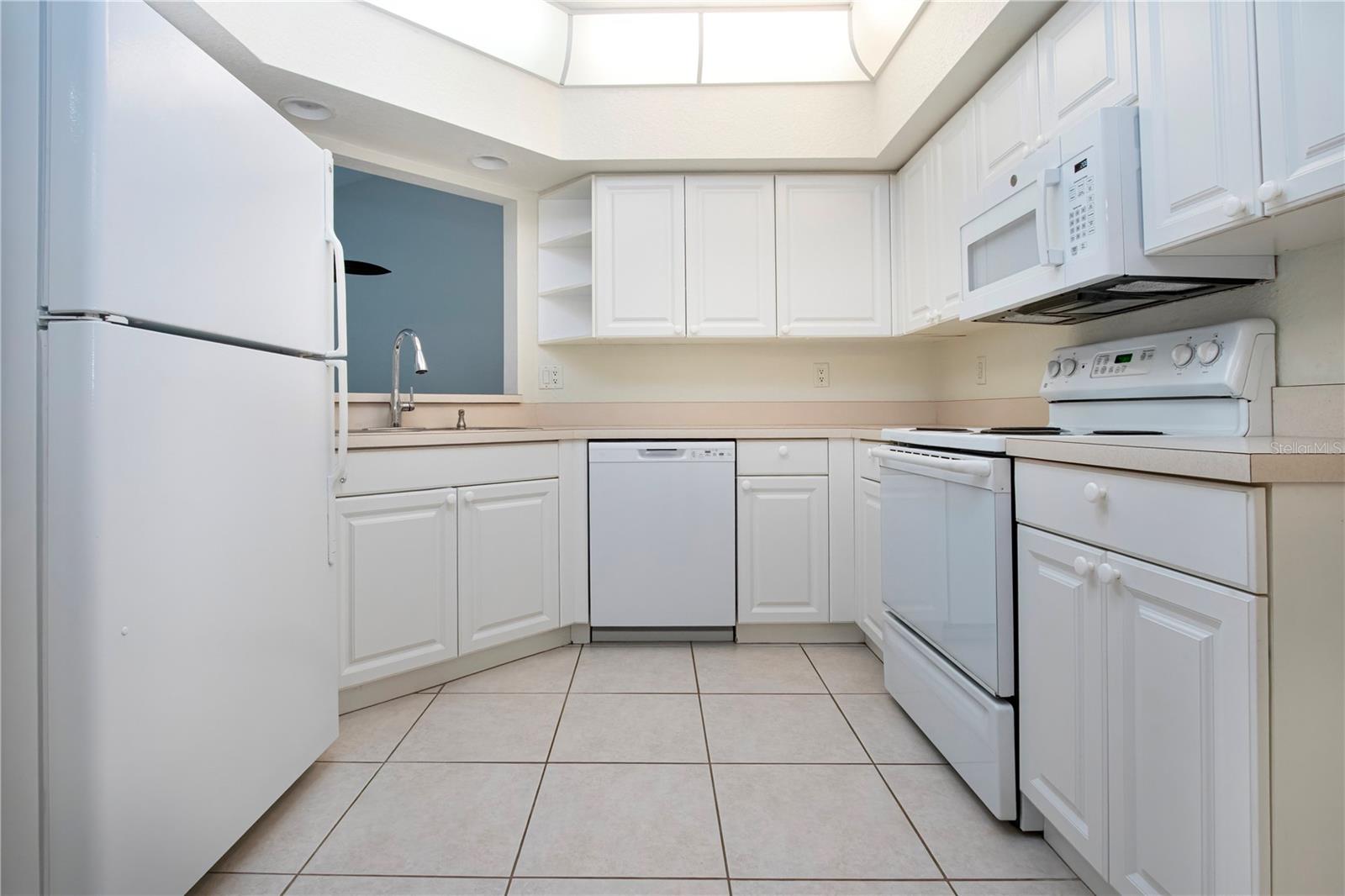 Image 20 of 50 For 7043 Strand Circle 102