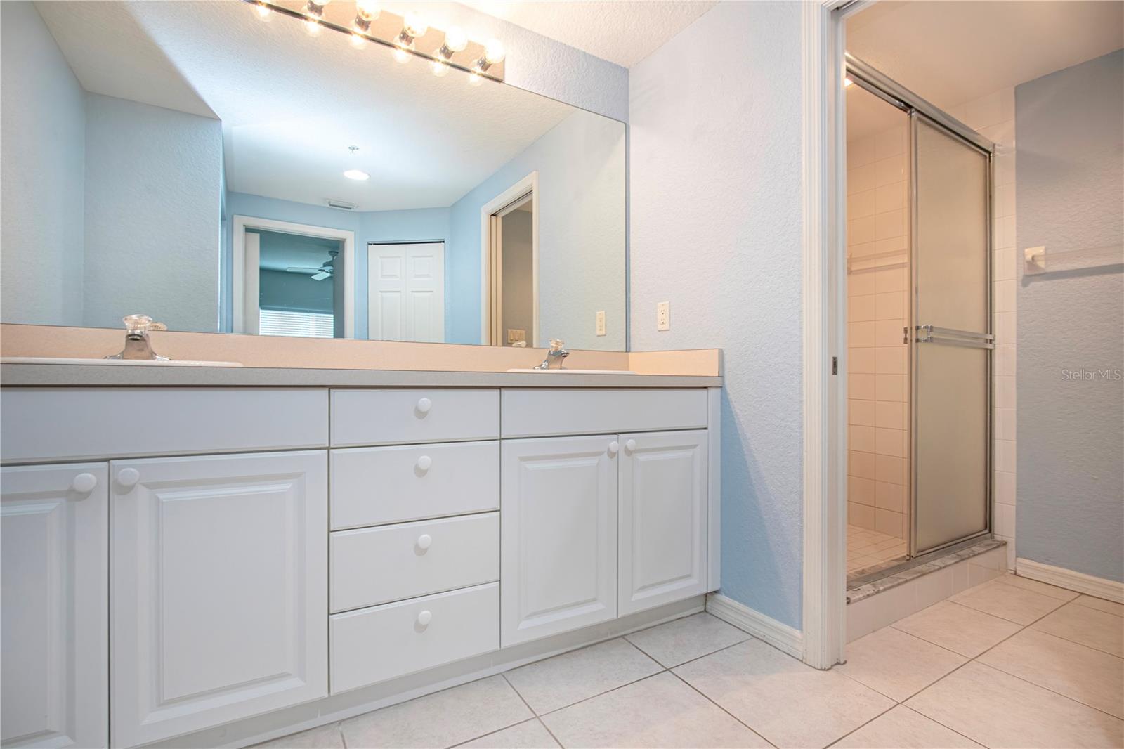 Image 29 of 50 For 7043 Strand Circle 102