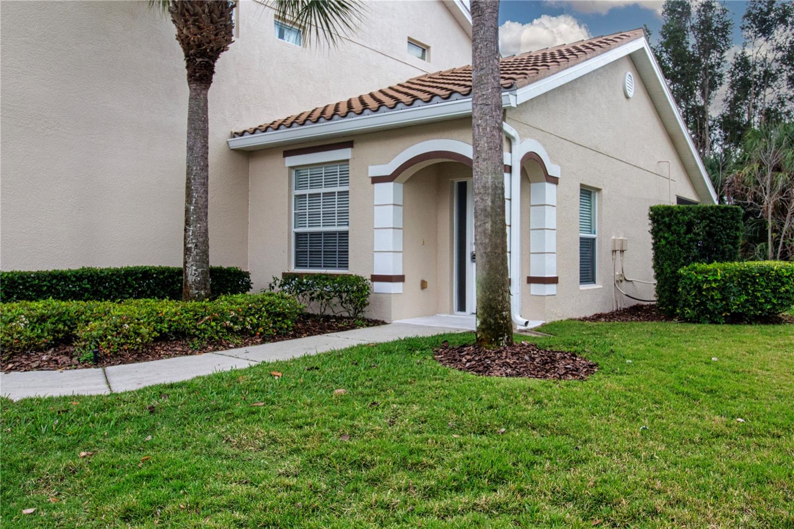 Image 5 of 50 For 7043 Strand Circle 102