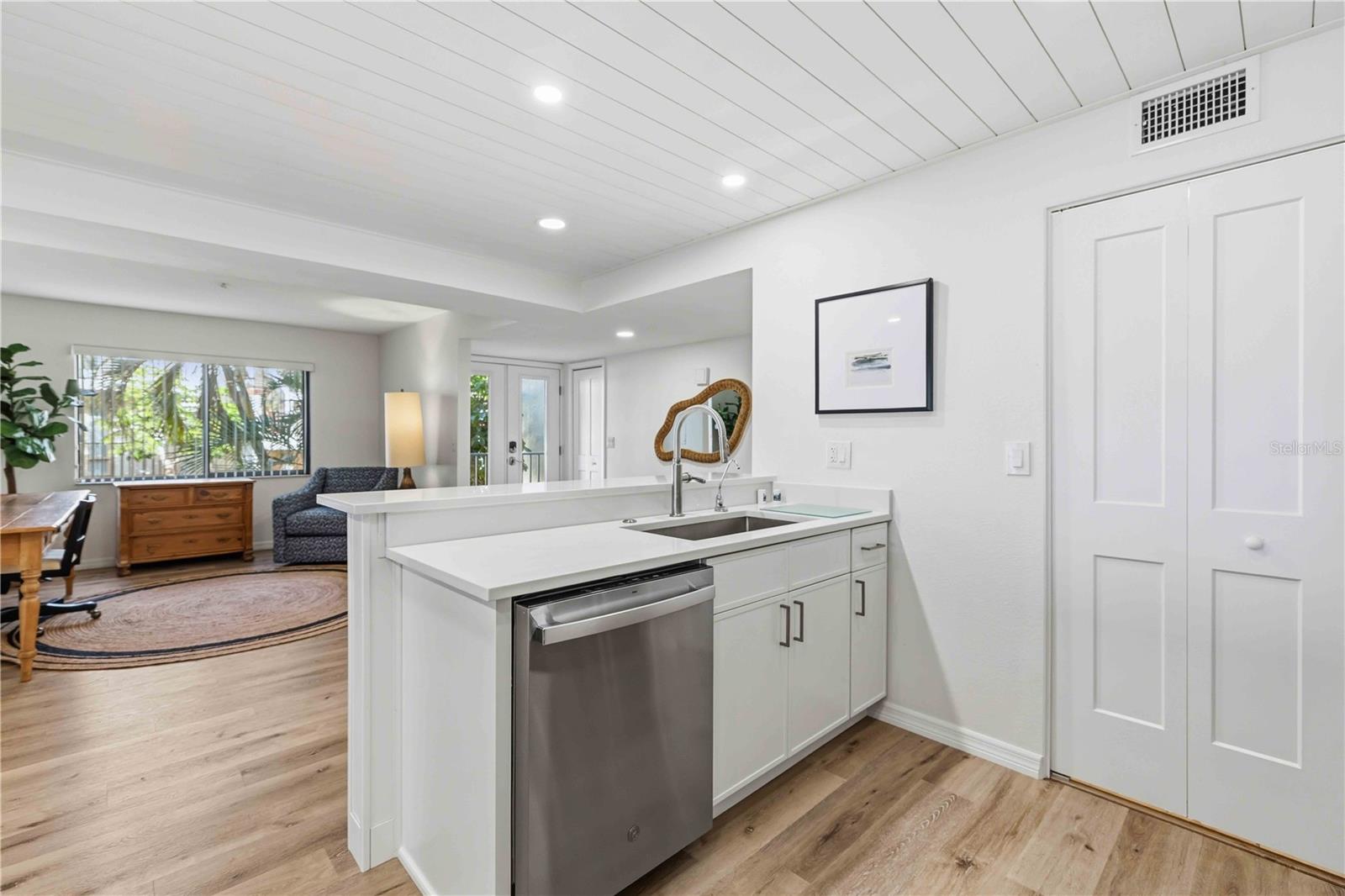 Listing photo id 12 for 3420 Wild Oak Bay Boulevard 119