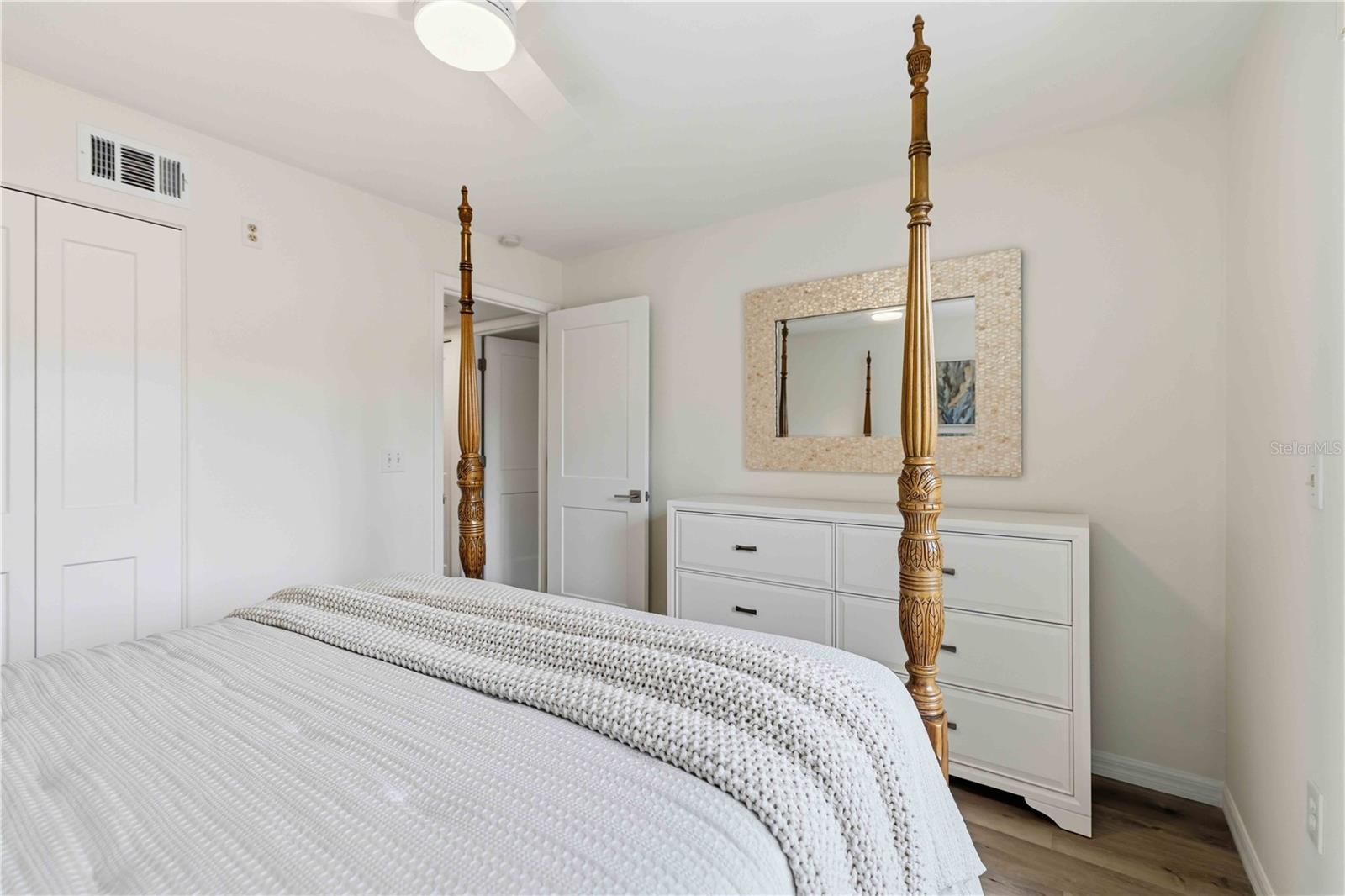 Listing photo id 24 for 3420 Wild Oak Bay Boulevard 119