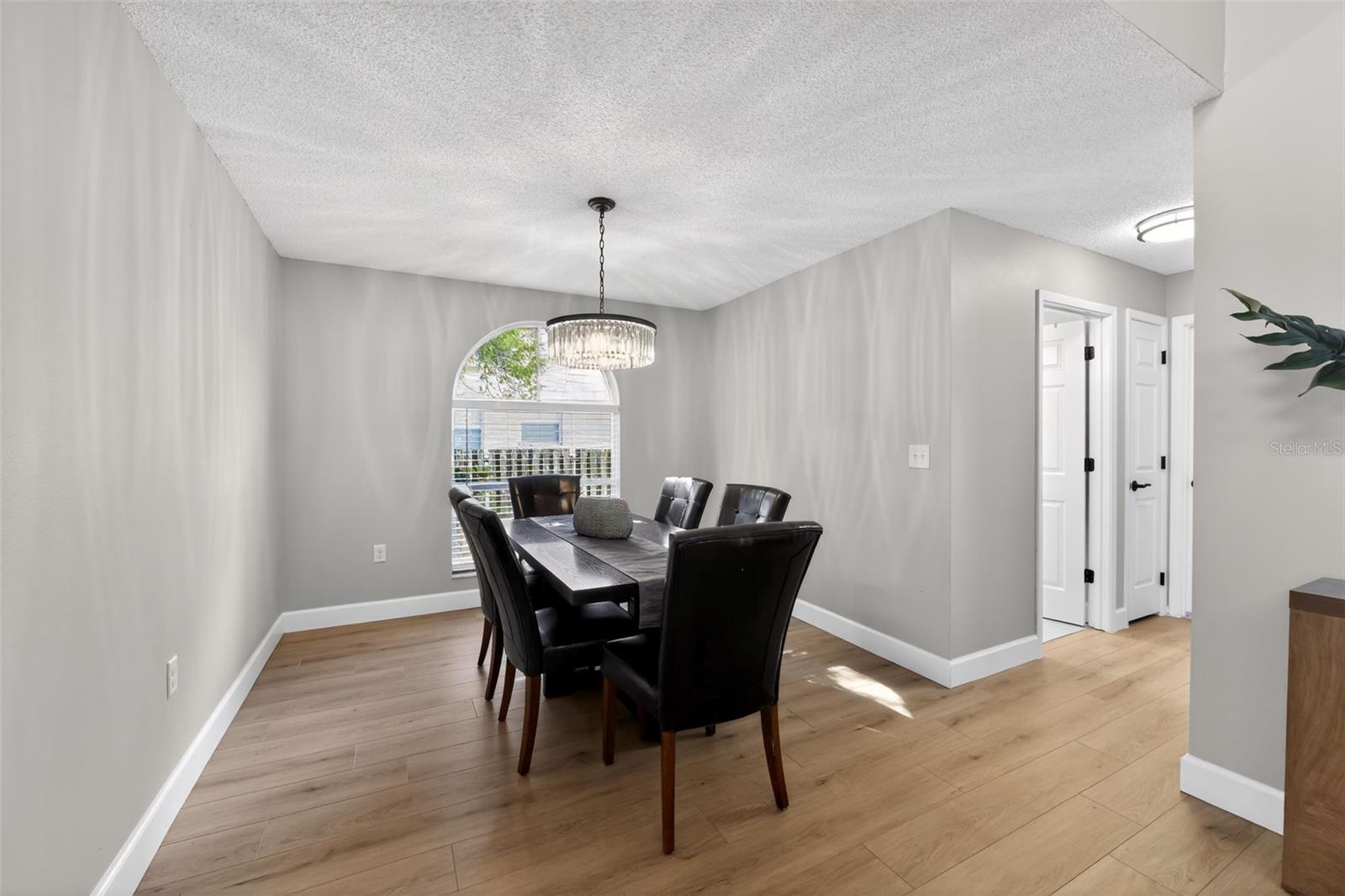 Image 17 of 30 For 501 45th Street E