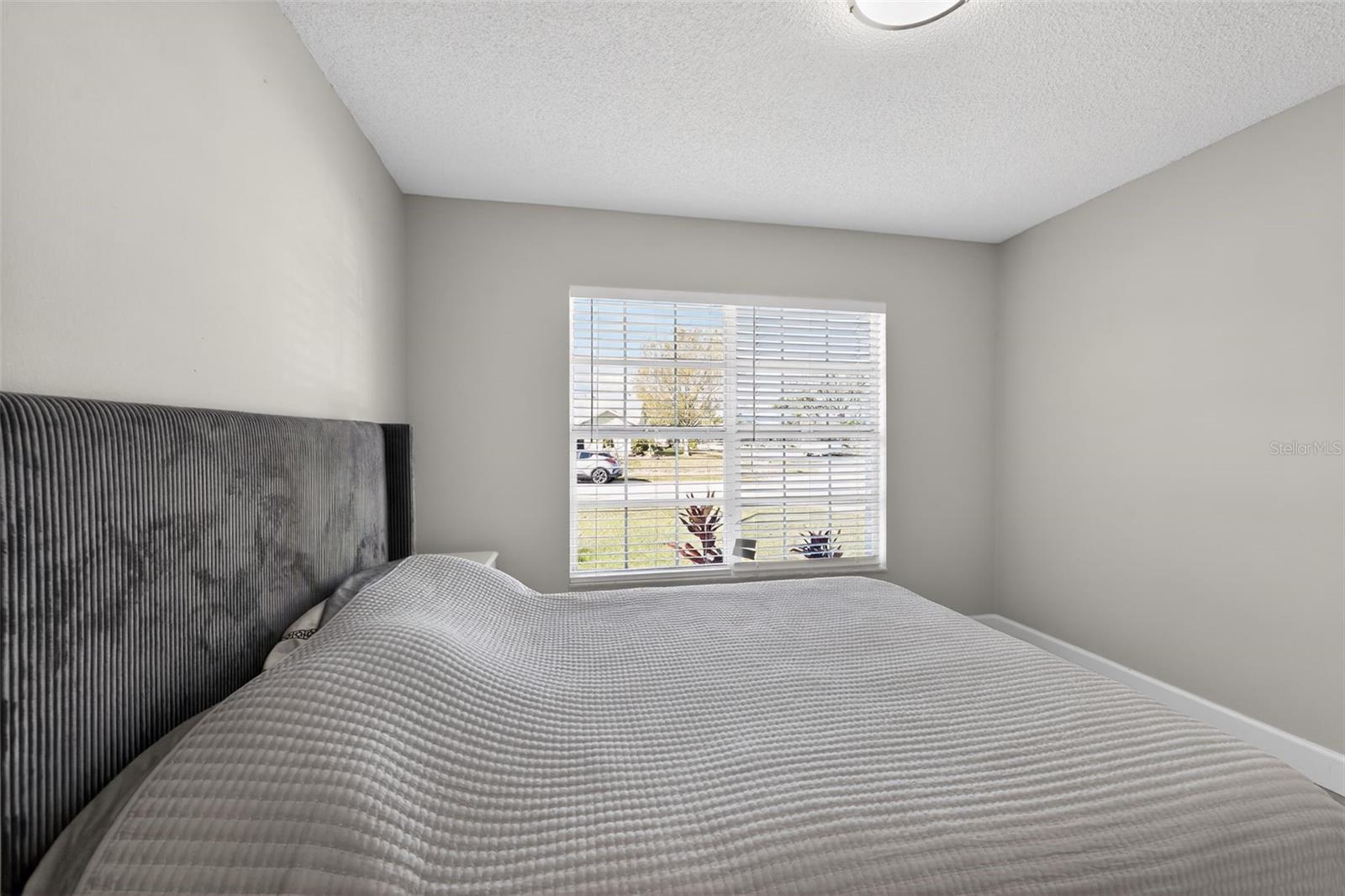 Image 19 of 30 For 501 45th Street E