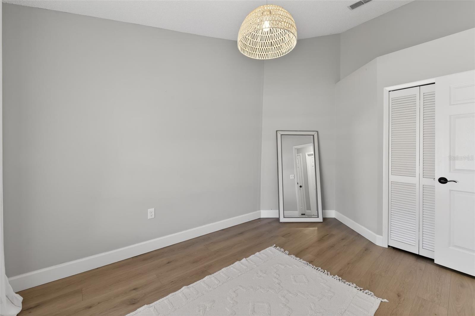 Image 20 of 30 For 501 45th Street E