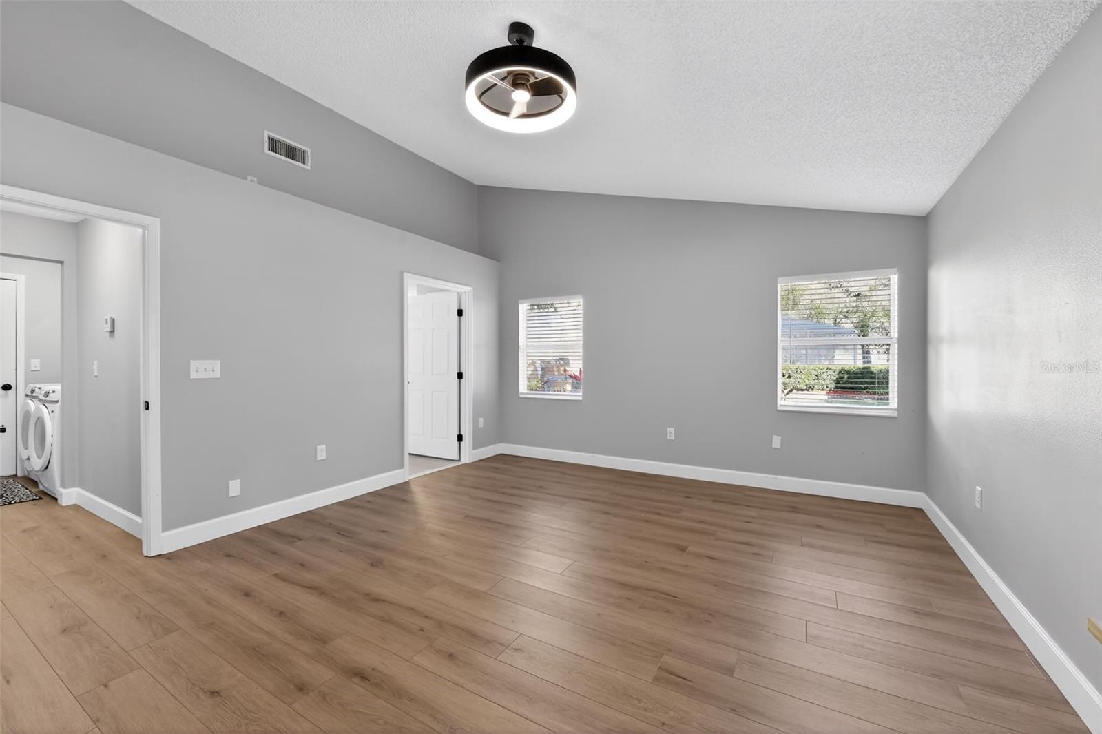 Image 21 of 30 For 501 45th Street E