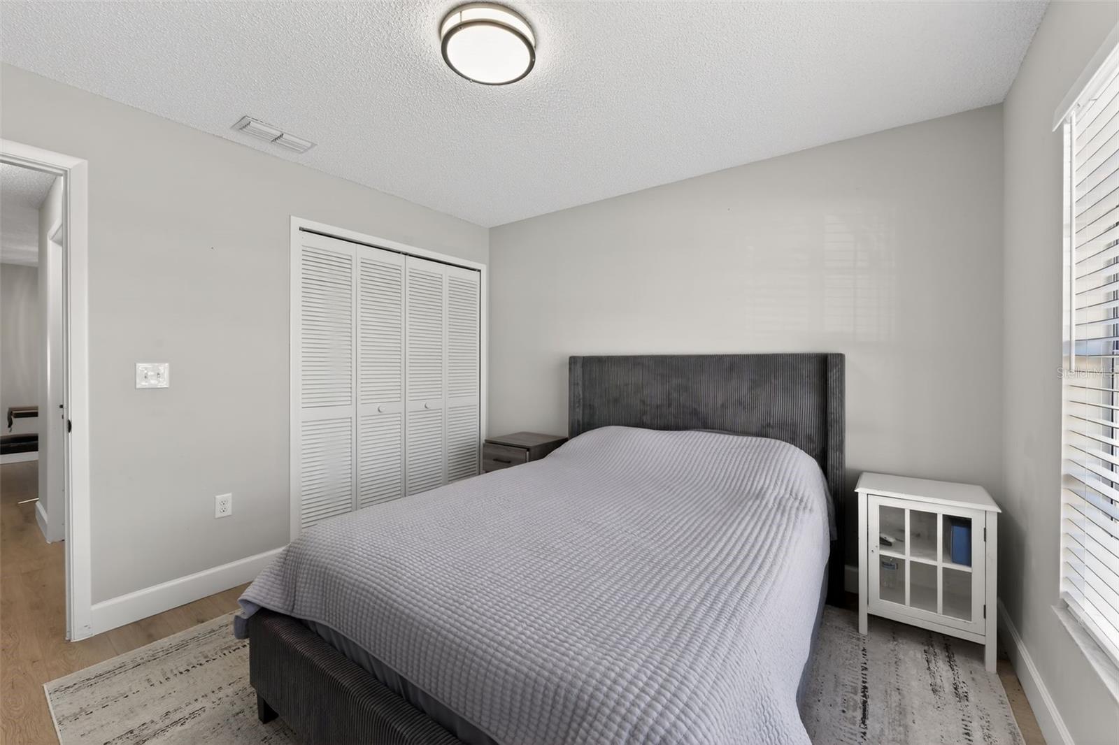 Image 22 of 30 For 501 45th Street E