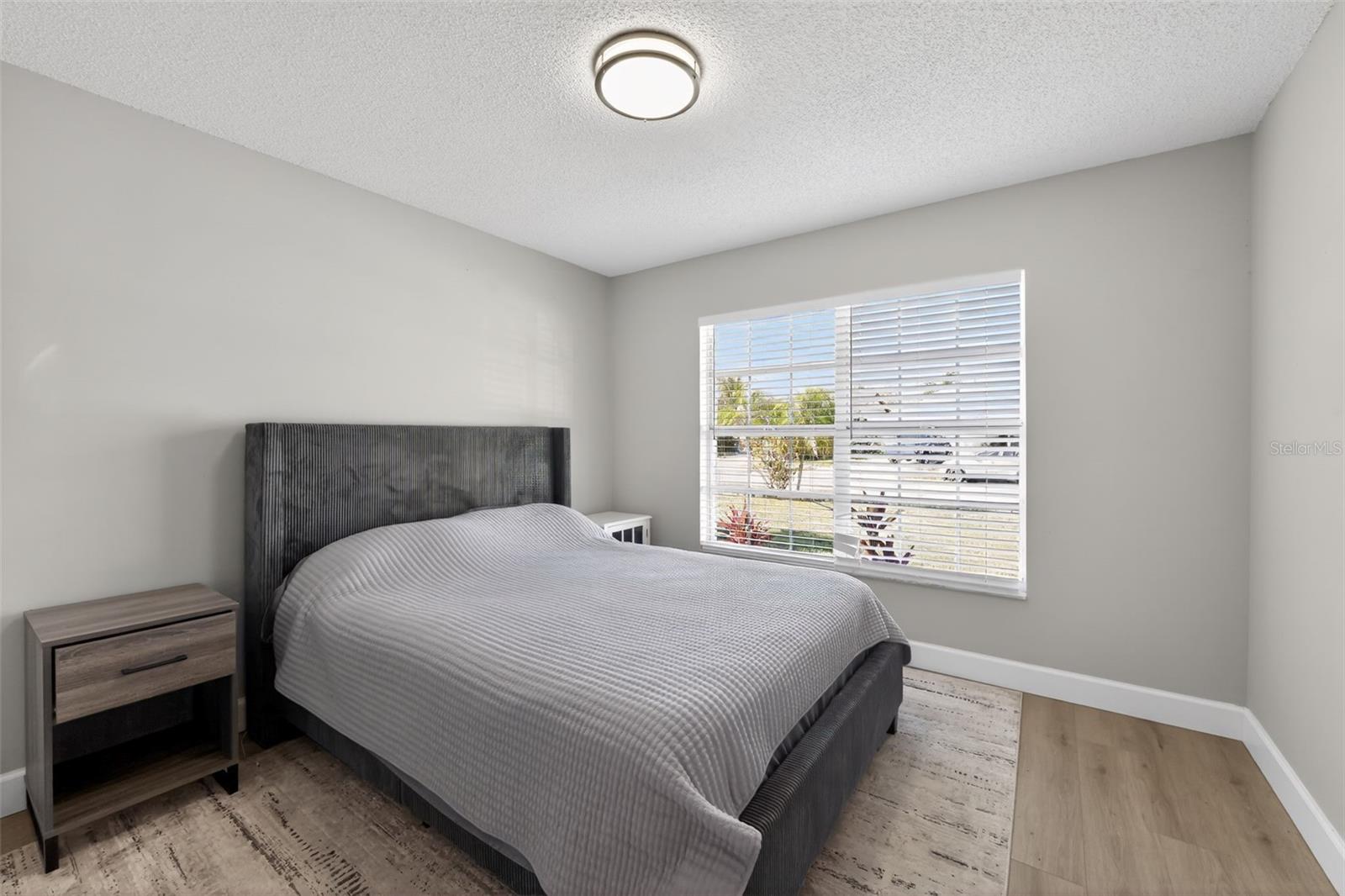 Image 24 of 30 For 501 45th Street E