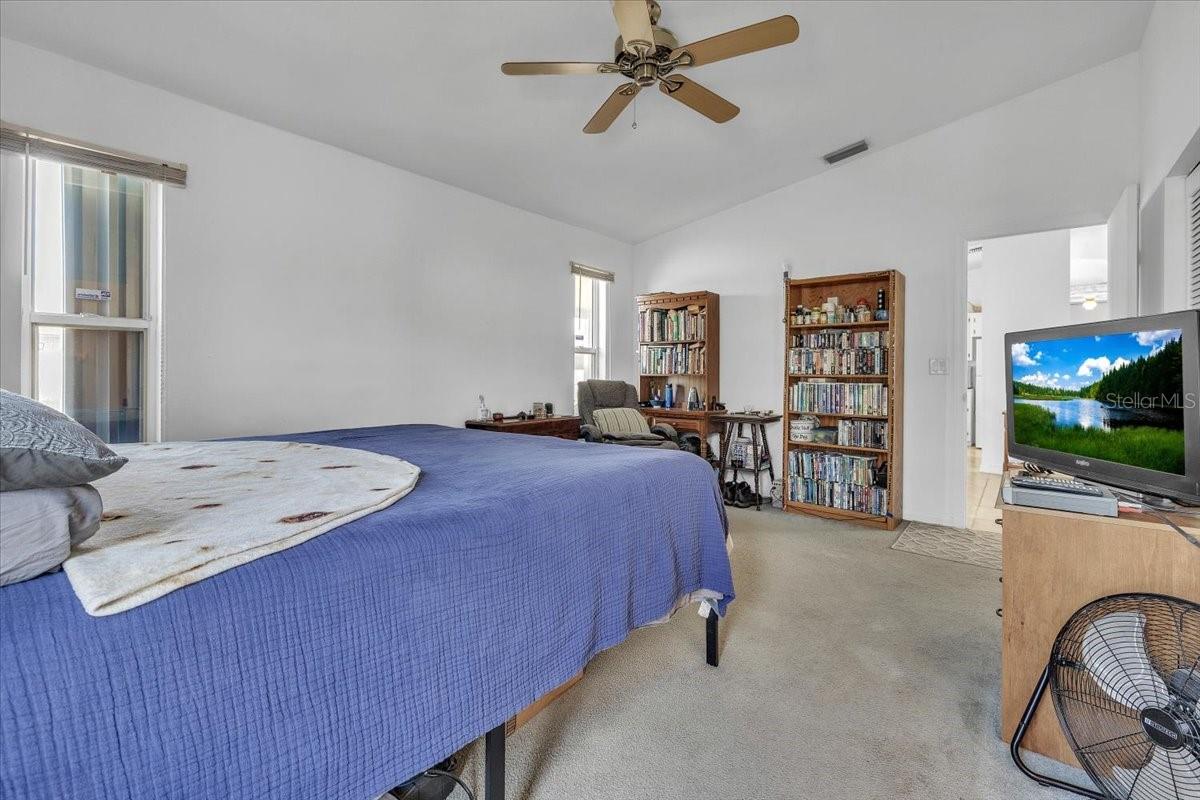 Image 17 of 36 For 123 9th Street