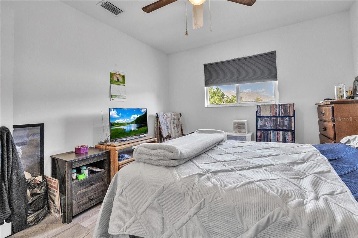 Image 20 of 36 For 123 9th Street