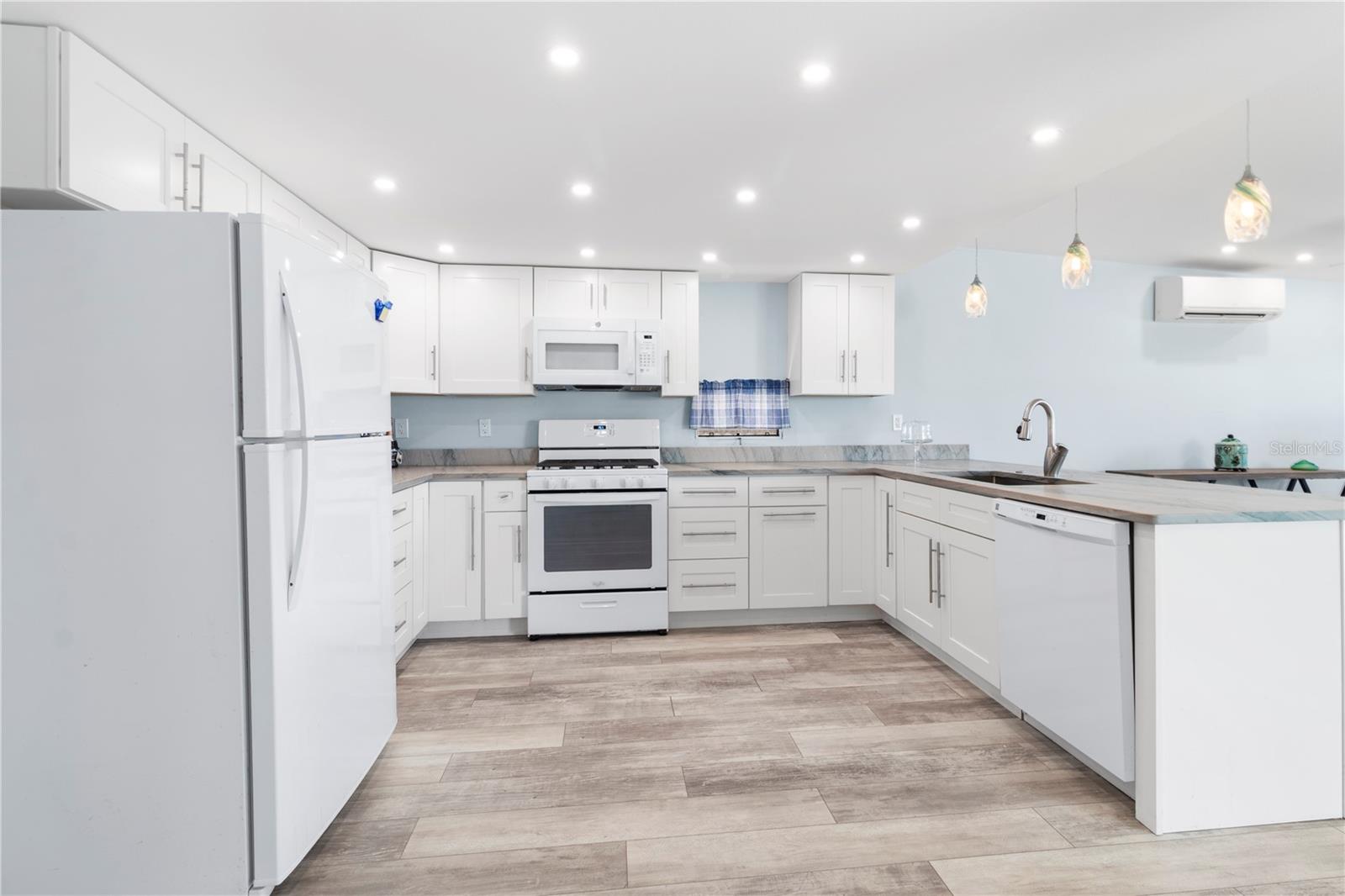 Image 16 of 35 For 2812 14th Street W