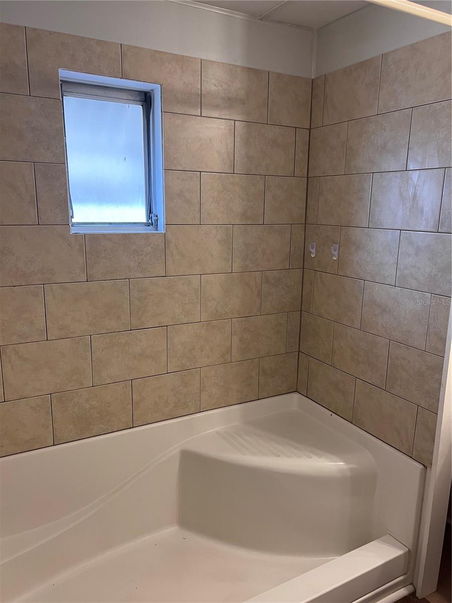 Image 16 of 19 For 1411 21st Avenue Drive W