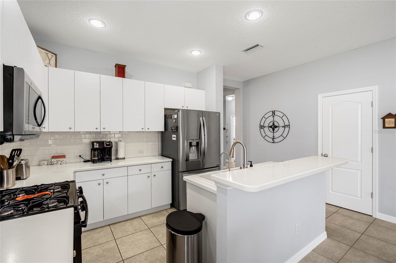 Image 9 of 28 For 12187 Longview Lake Circle