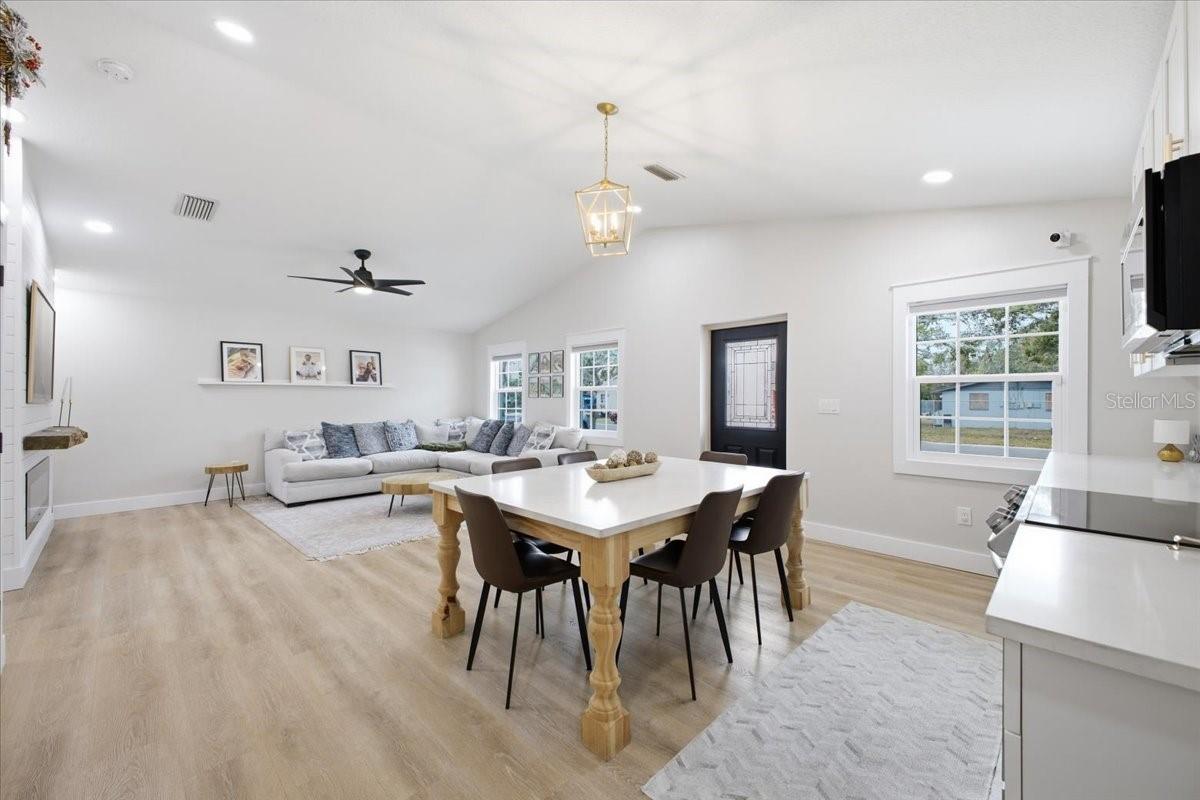 Image 11 of 29 For 2708 6th Avenue E