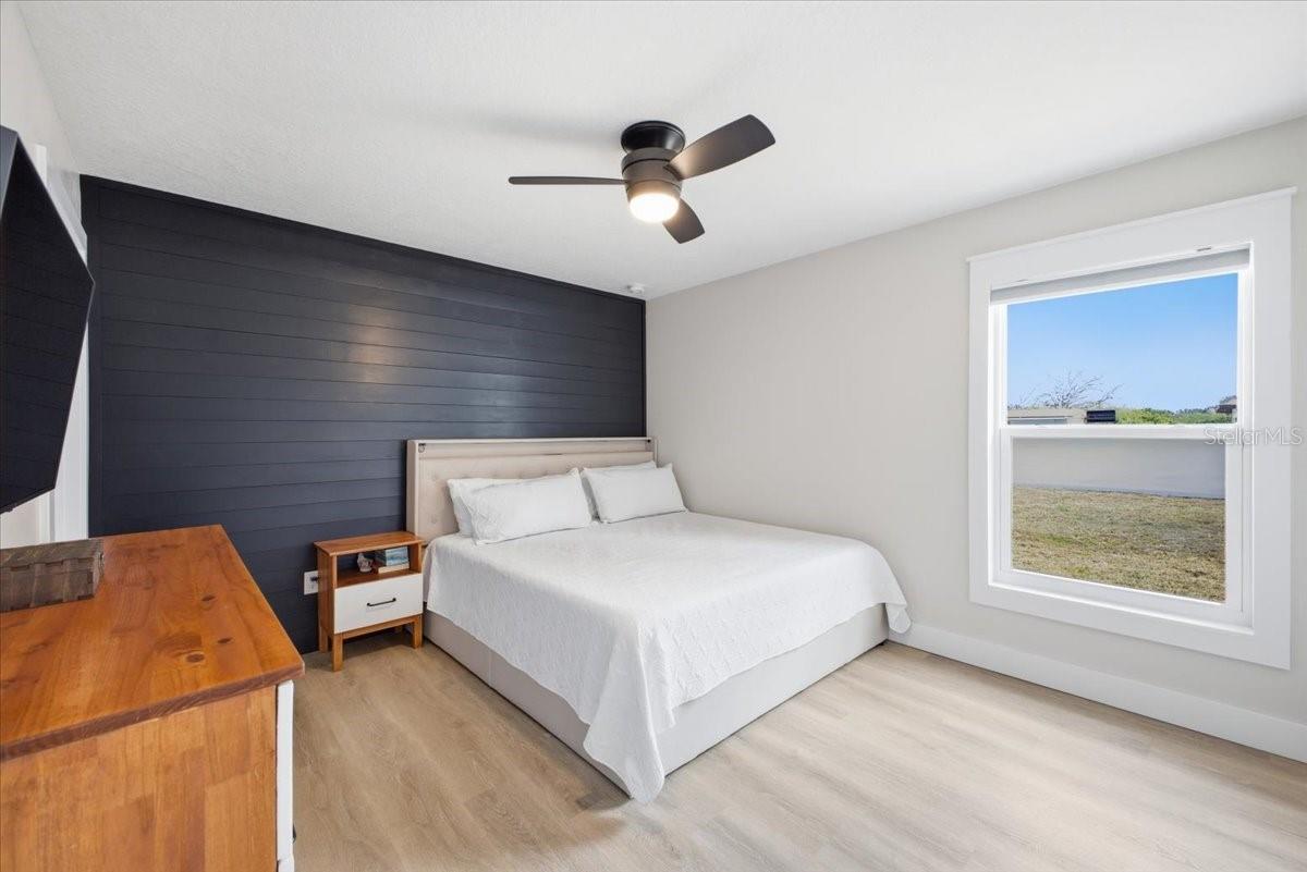 Image 13 of 29 For 2708 6th Avenue E