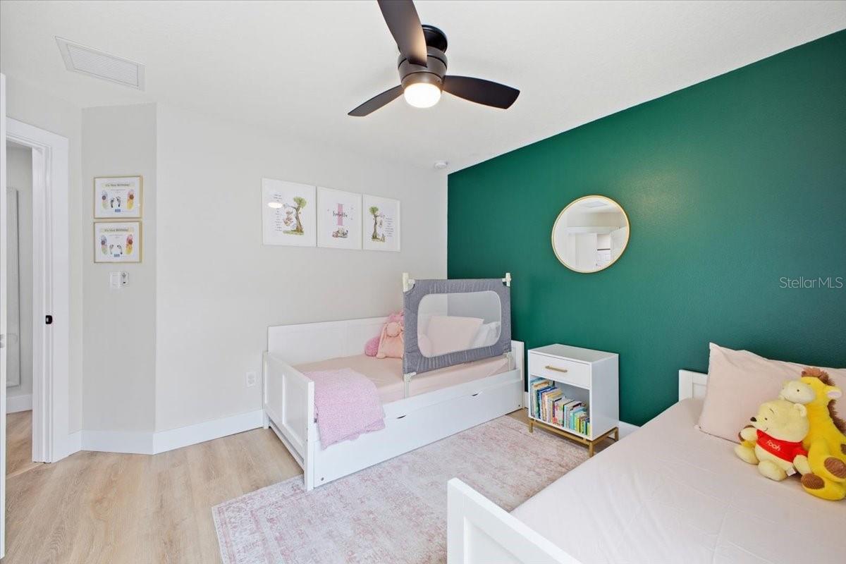 Image 18 of 29 For 2708 6th Avenue E