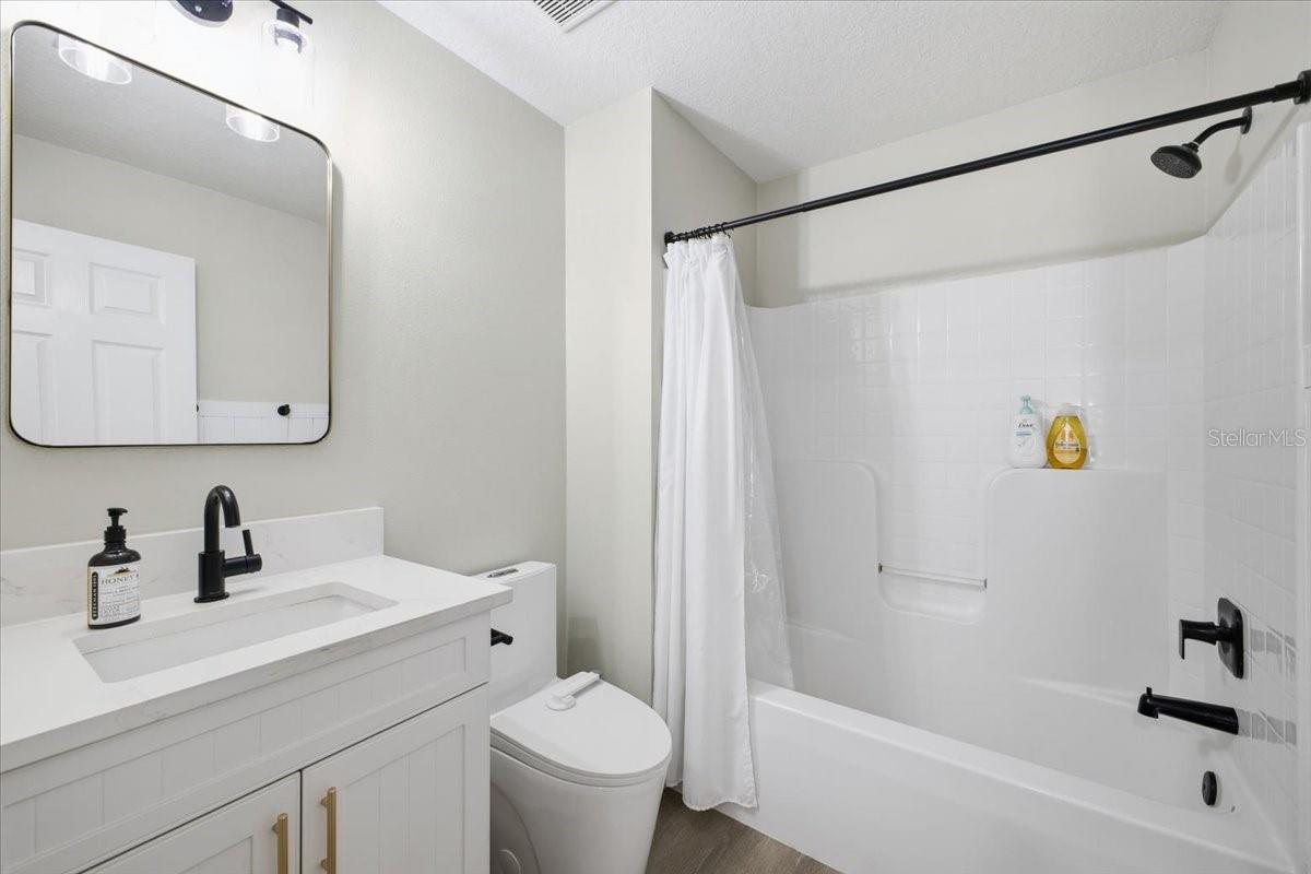 Image 19 of 29 For 2708 6th Avenue E