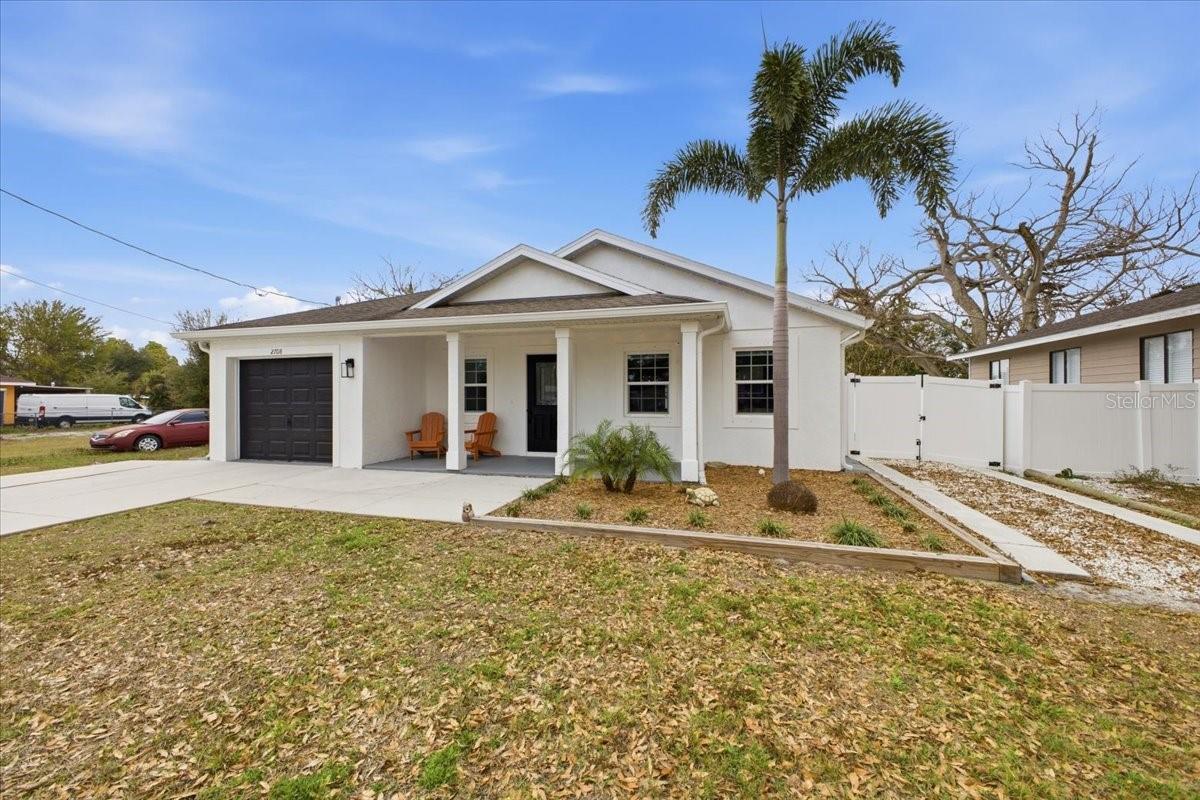 Image 3 of 29 For 2708 6th Avenue E