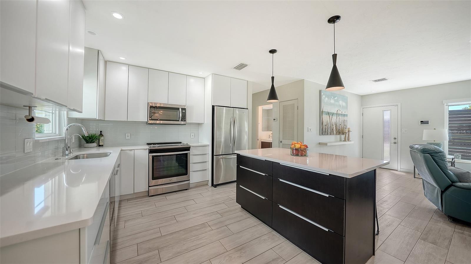 Image 10 of 28 For 2323 Grove Street