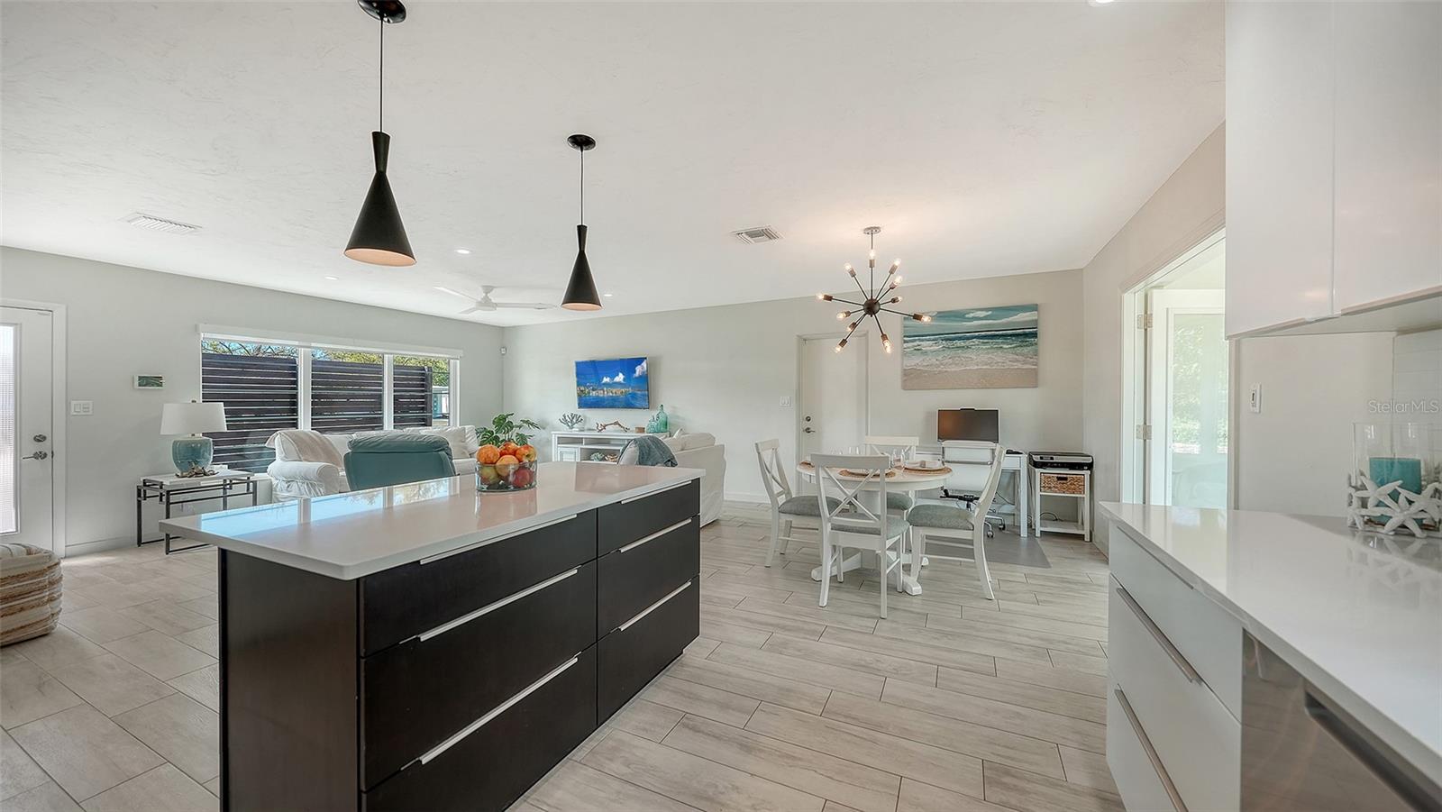 Image 11 of 28 For 2323 Grove Street