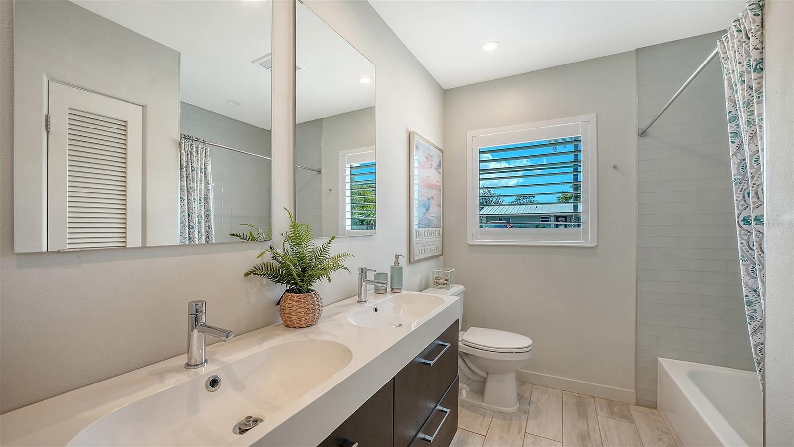 Image 13 of 28 For 2323 Grove Street