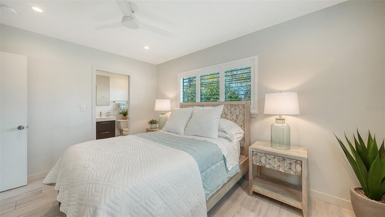 Image 14 of 28 For 2323 Grove Street