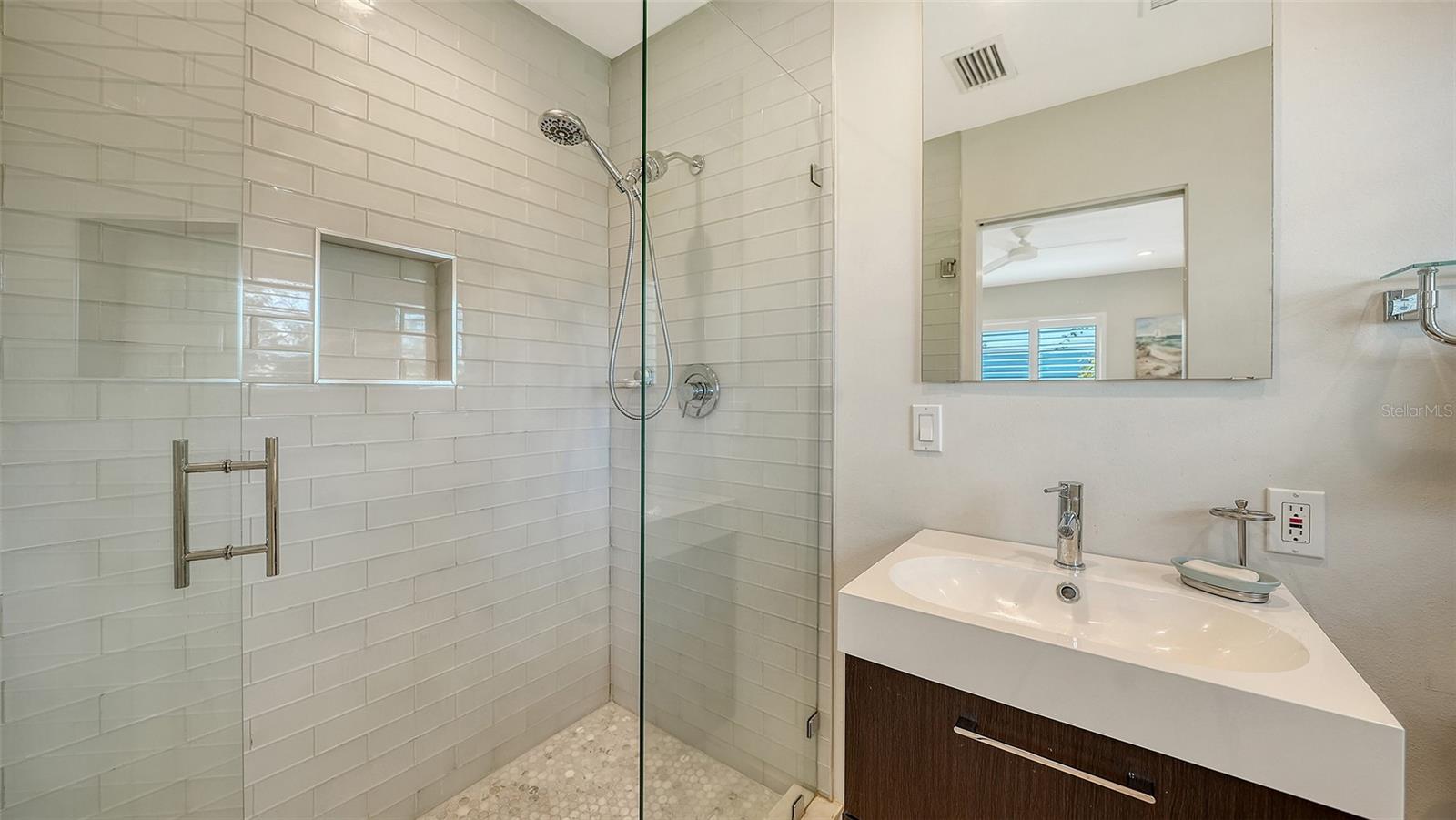 Image 16 of 28 For 2323 Grove Street