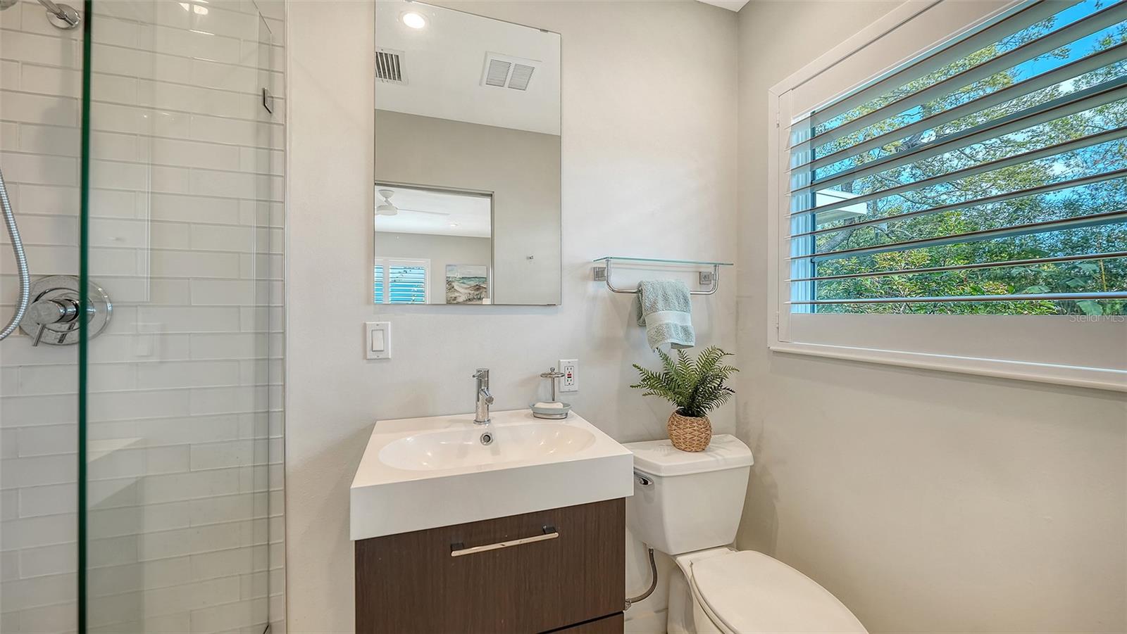 Image 17 of 28 For 2323 Grove Street