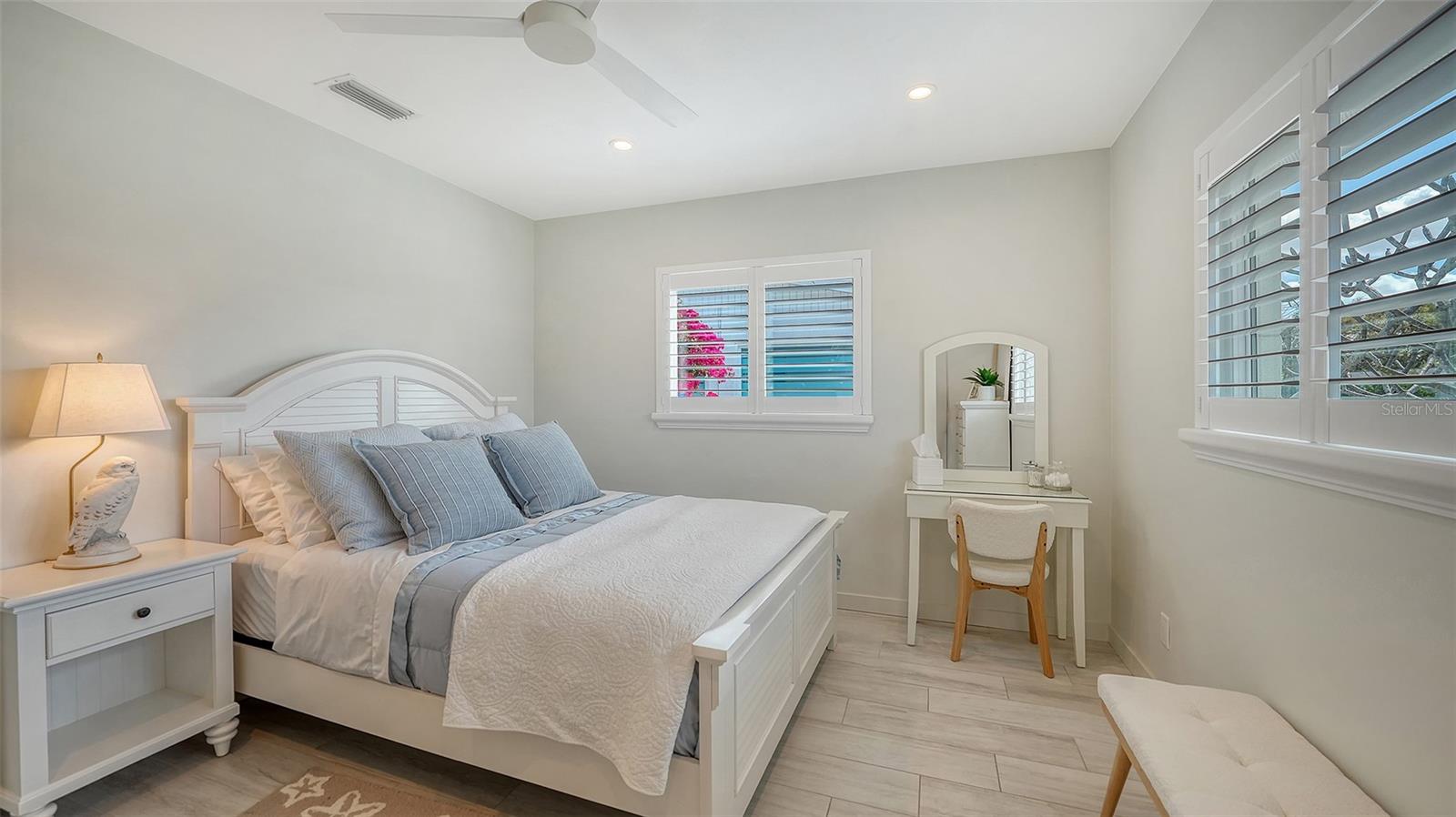 Image 18 of 28 For 2323 Grove Street