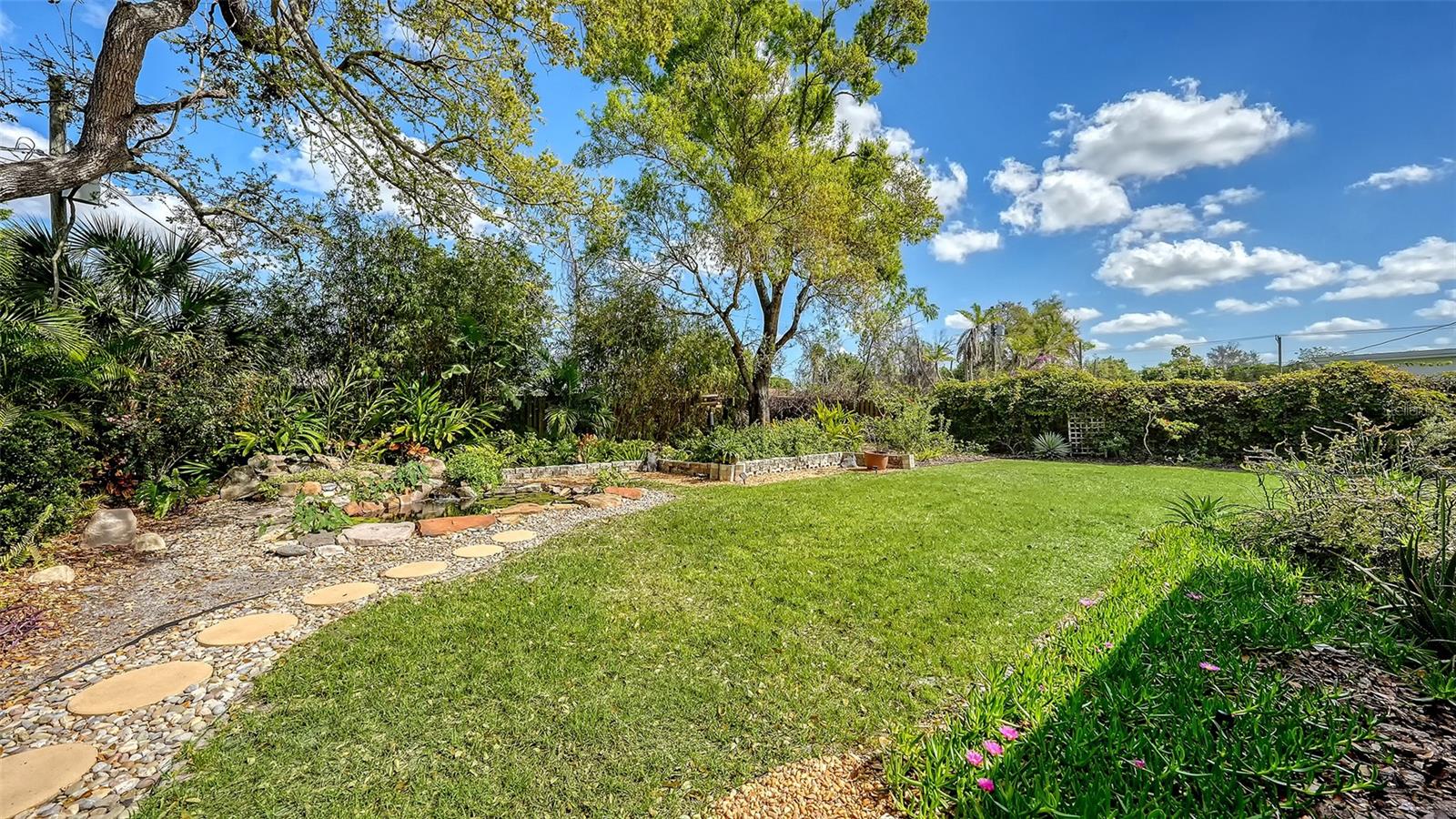 Image 25 of 28 For 2323 Grove Street