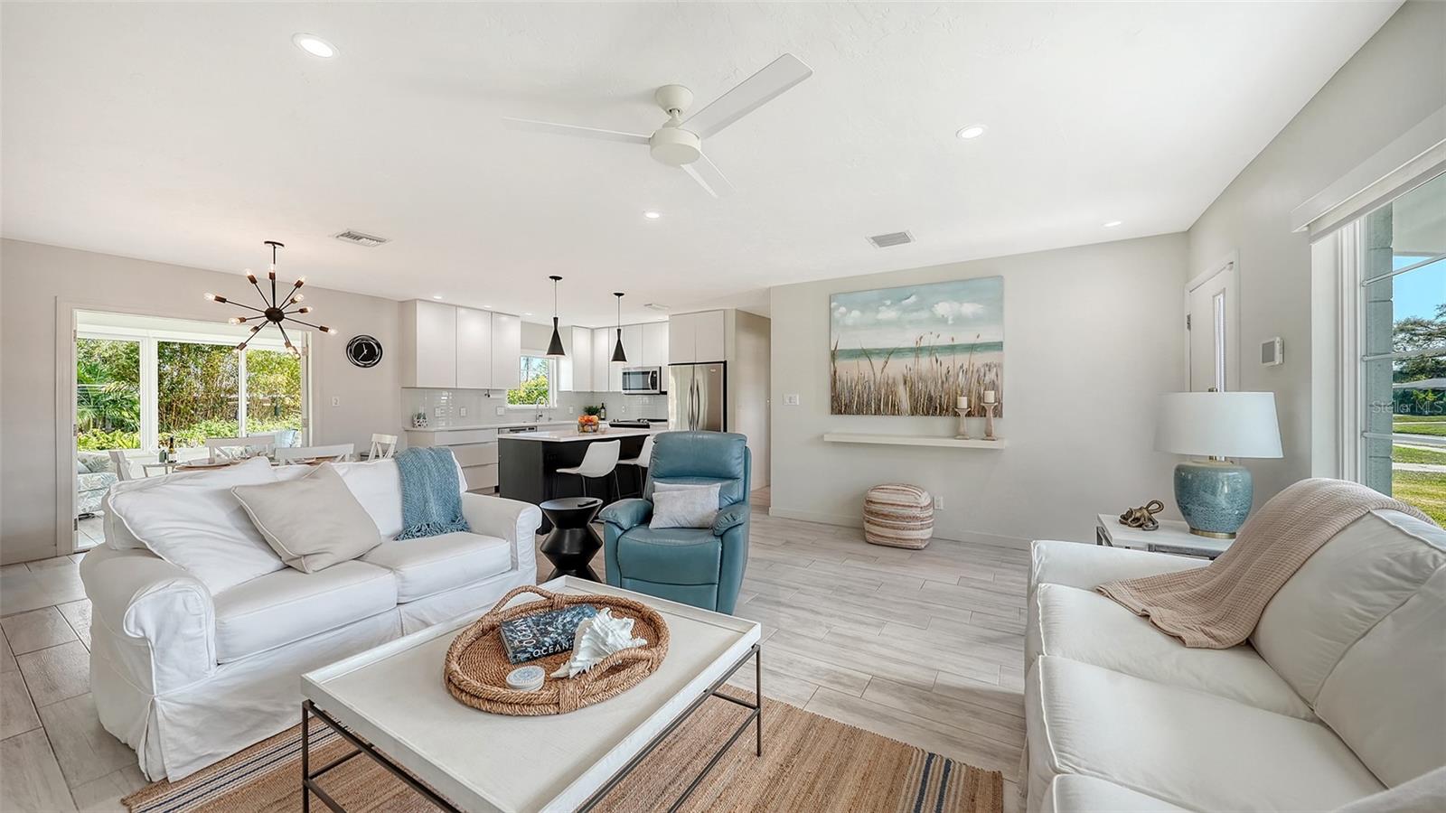 Image 4 of 28 For 2323 Grove Street