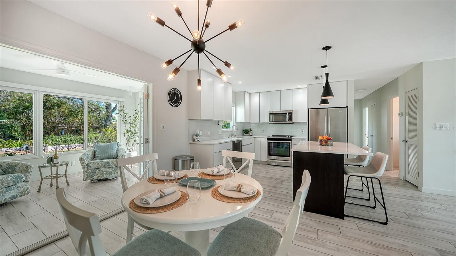 Image 6 of 28 For 2323 Grove Street