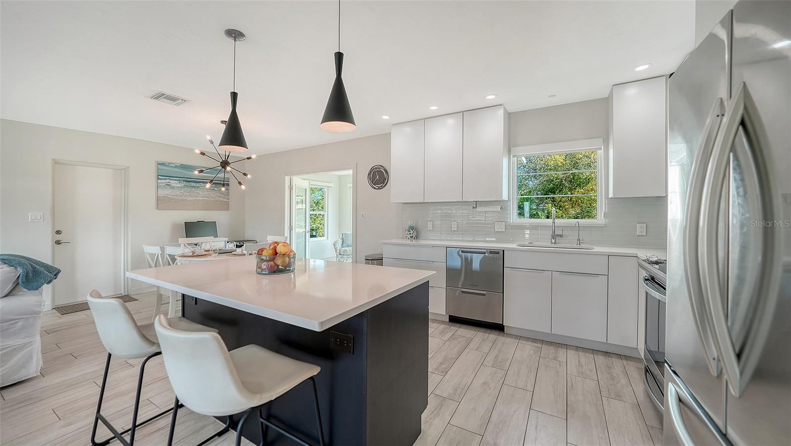 Image 8 of 28 For 2323 Grove Street