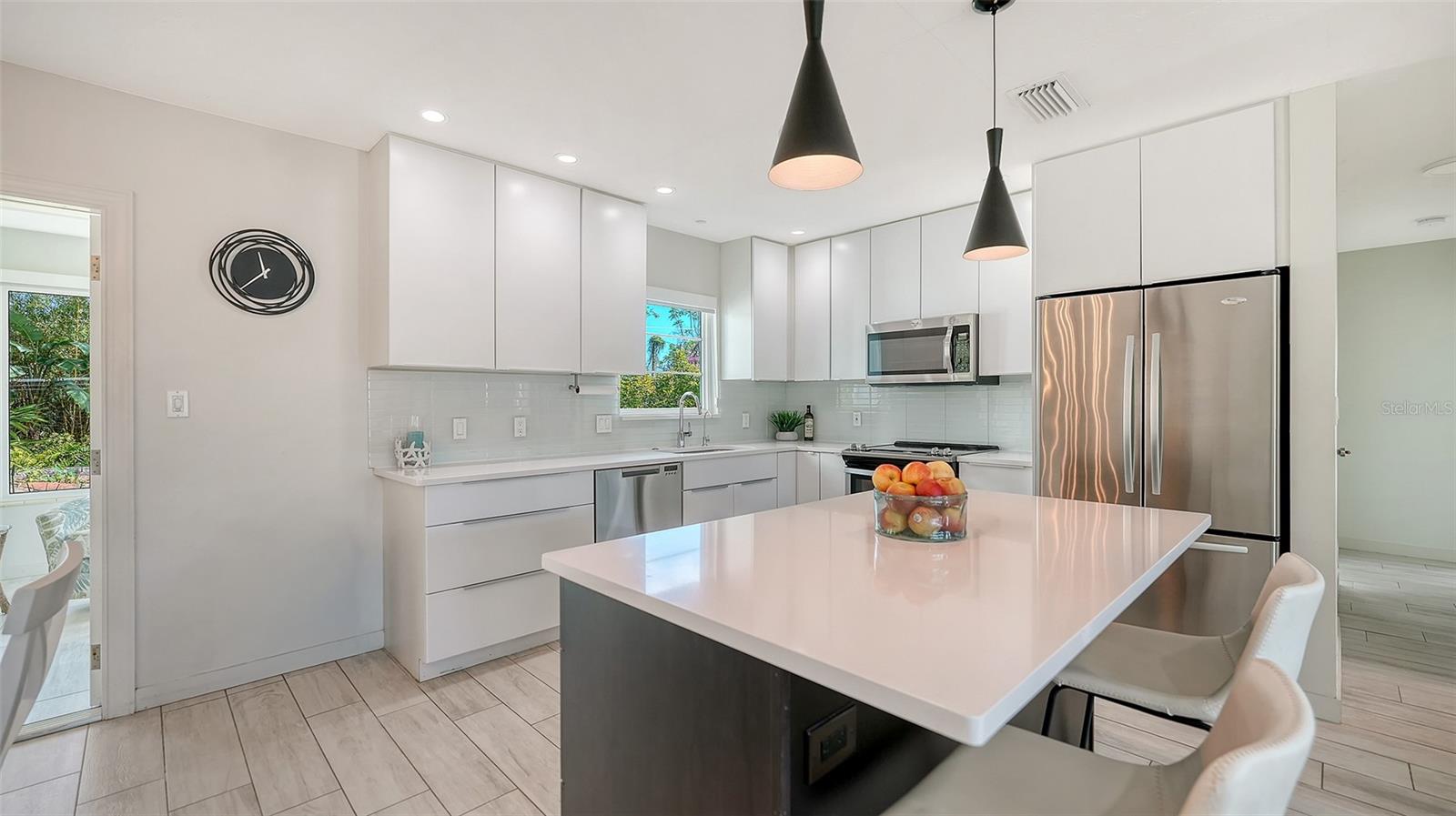 Image 9 of 28 For 2323 Grove Street