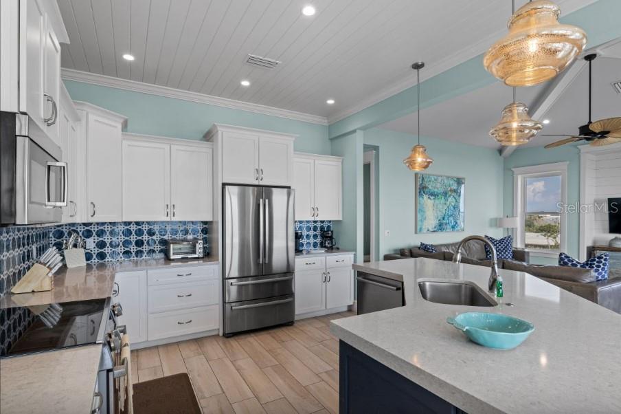 Image 10 of 51 For 903 Gulf Drive S