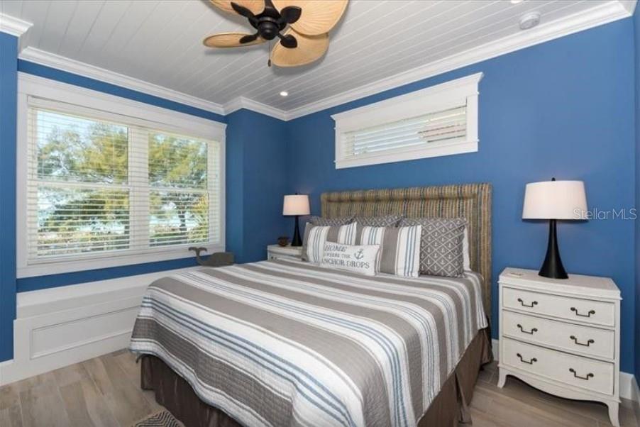 Image 33 of 51 For 903 Gulf Drive S