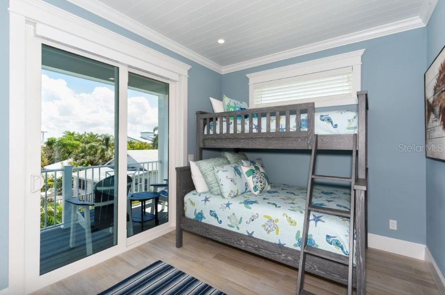 Image 35 of 51 For 903 Gulf Drive S