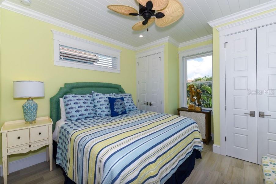 Image 38 of 51 For 903 Gulf Drive S