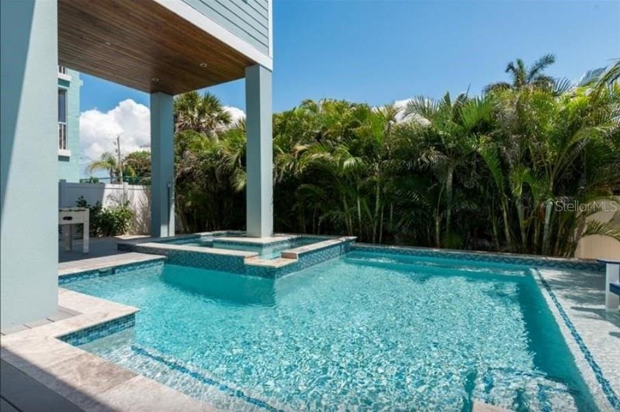 Image 43 of 51 For 903 Gulf Drive S