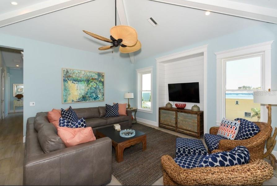 Image 8 of 51 For 903 Gulf Drive S