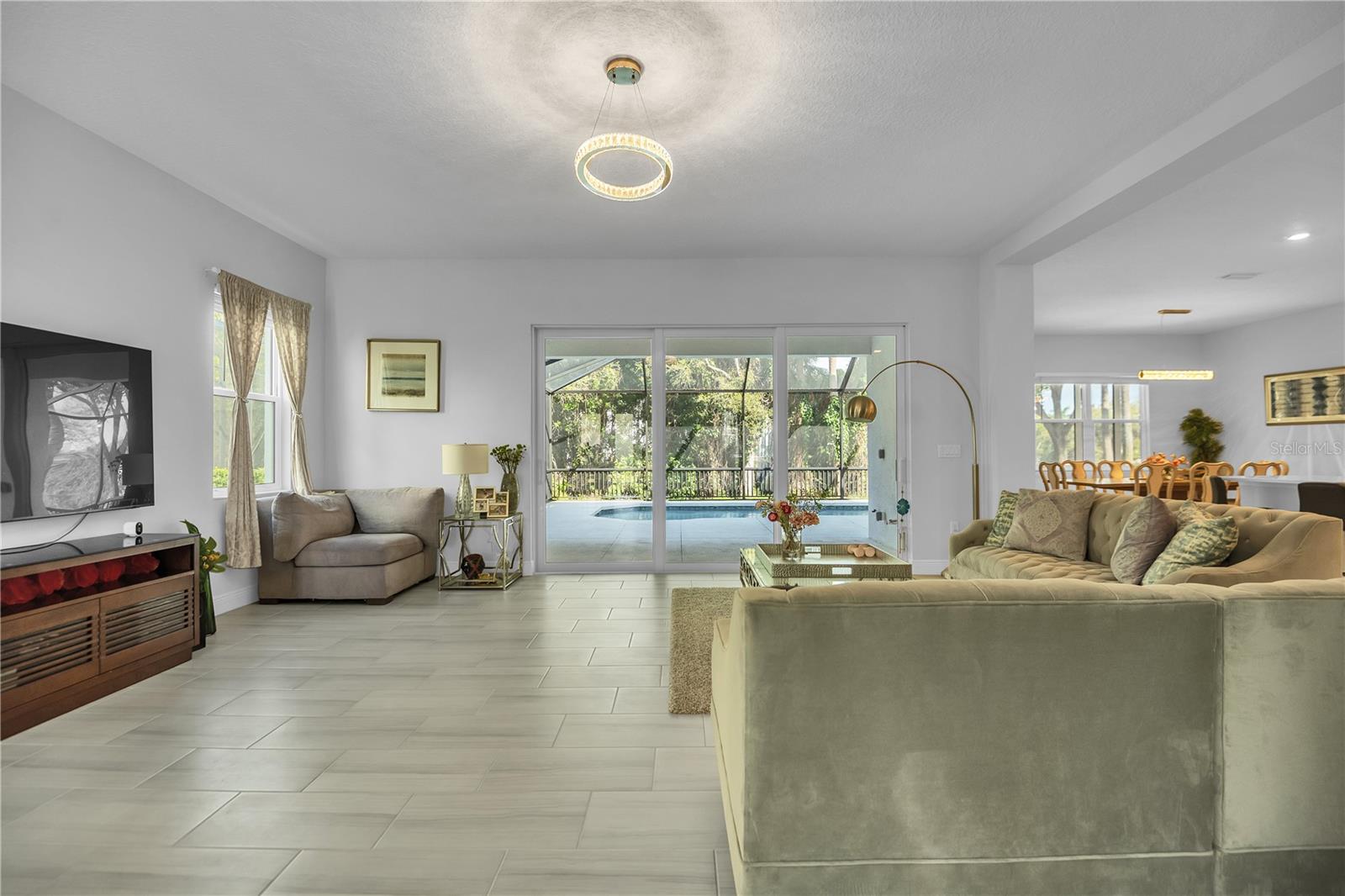 Image 13 of 53 For 5215 Title Row Drive