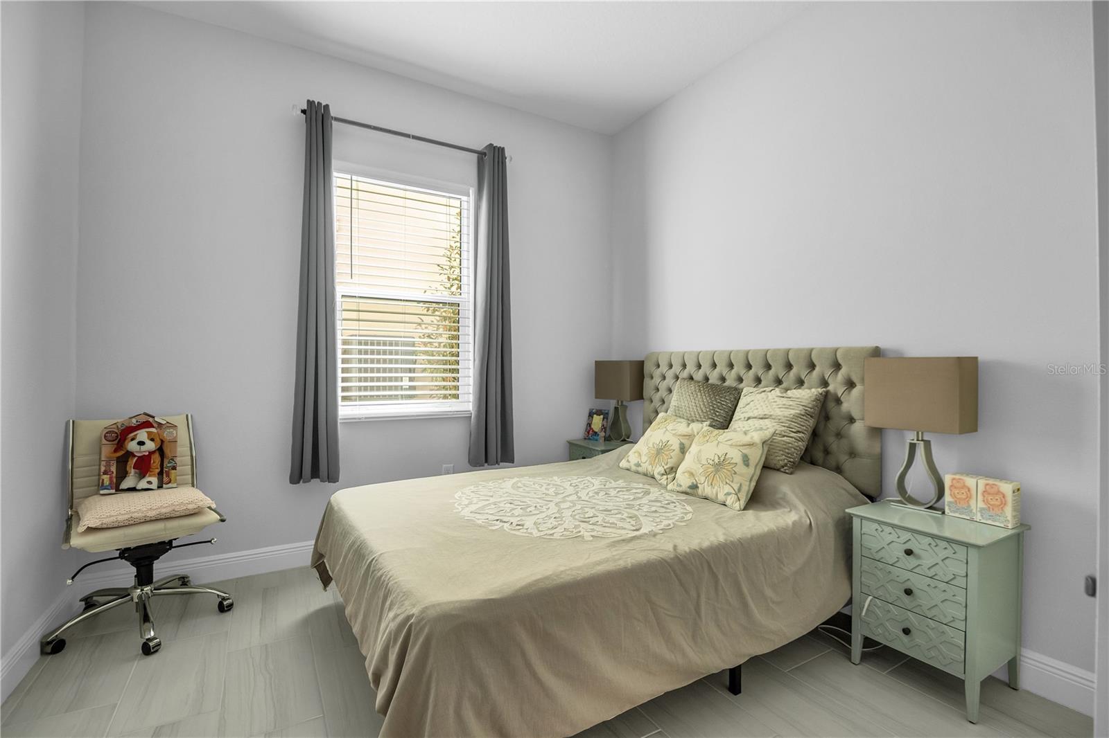 Image 24 of 53 For 5215 Title Row Drive