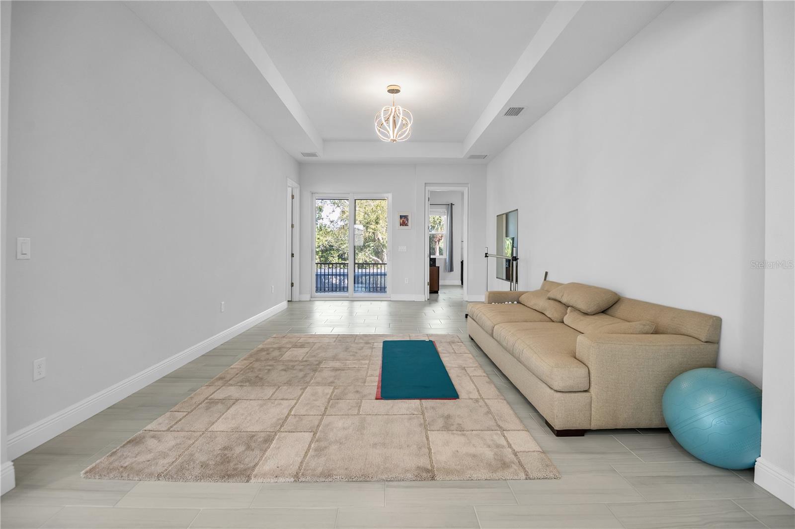 Image 27 of 53 For 5215 Title Row Drive