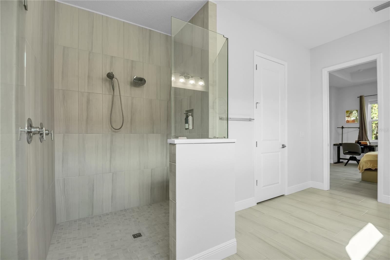 Image 36 of 53 For 5215 Title Row Drive