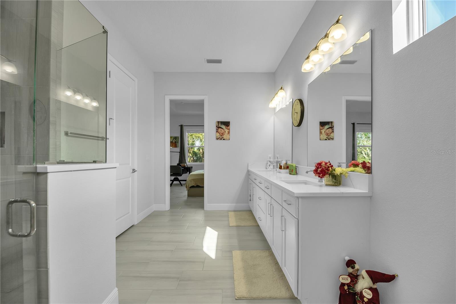 Image 37 of 53 For 5215 Title Row Drive