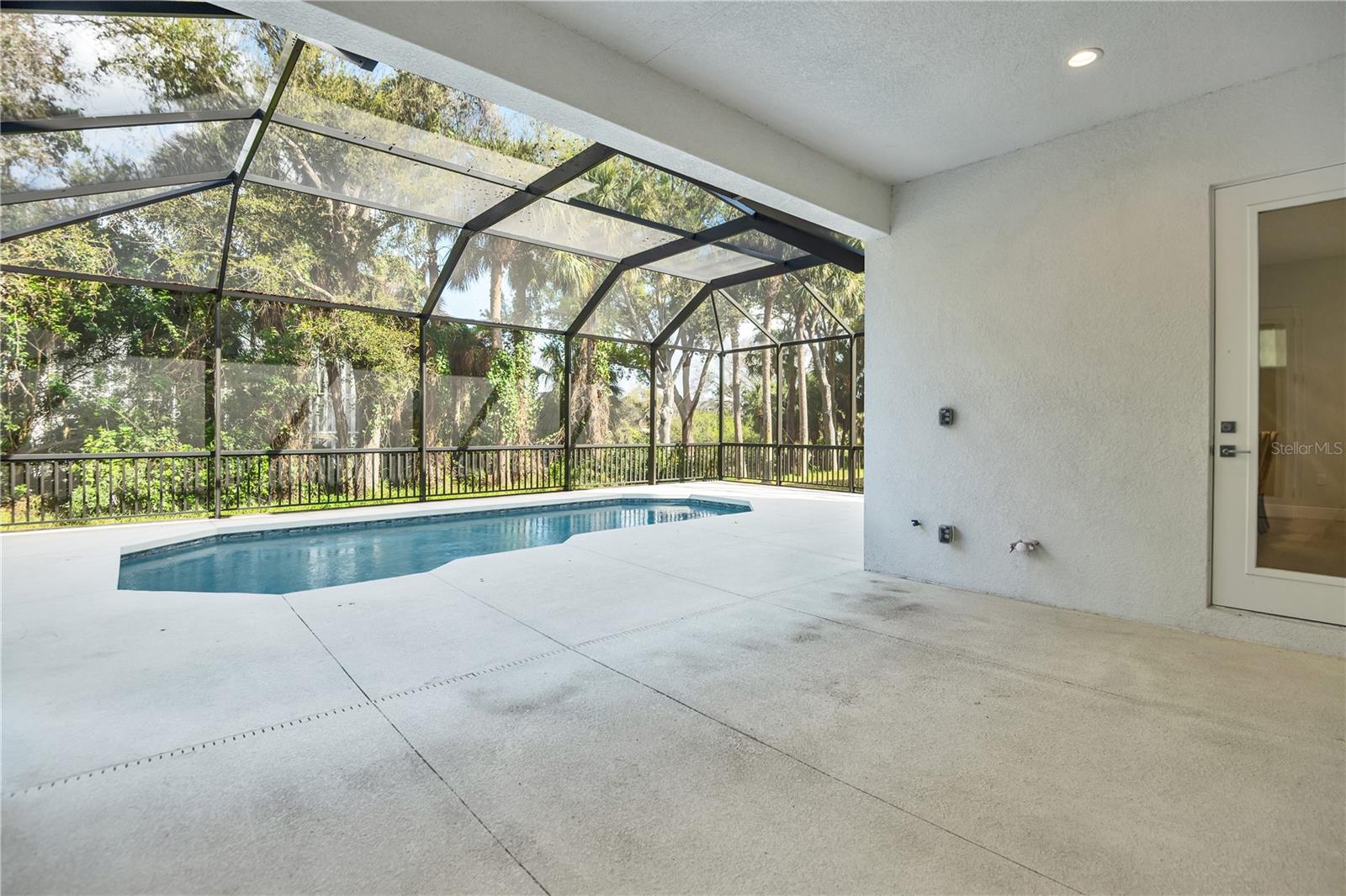 Image 50 of 53 For 5215 Title Row Drive