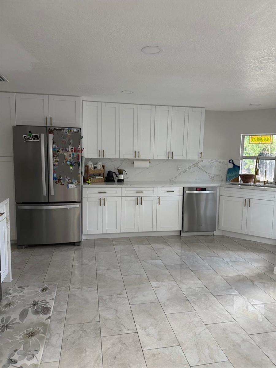 Image 6 of 53 For 211 66th Avenue W  Fl