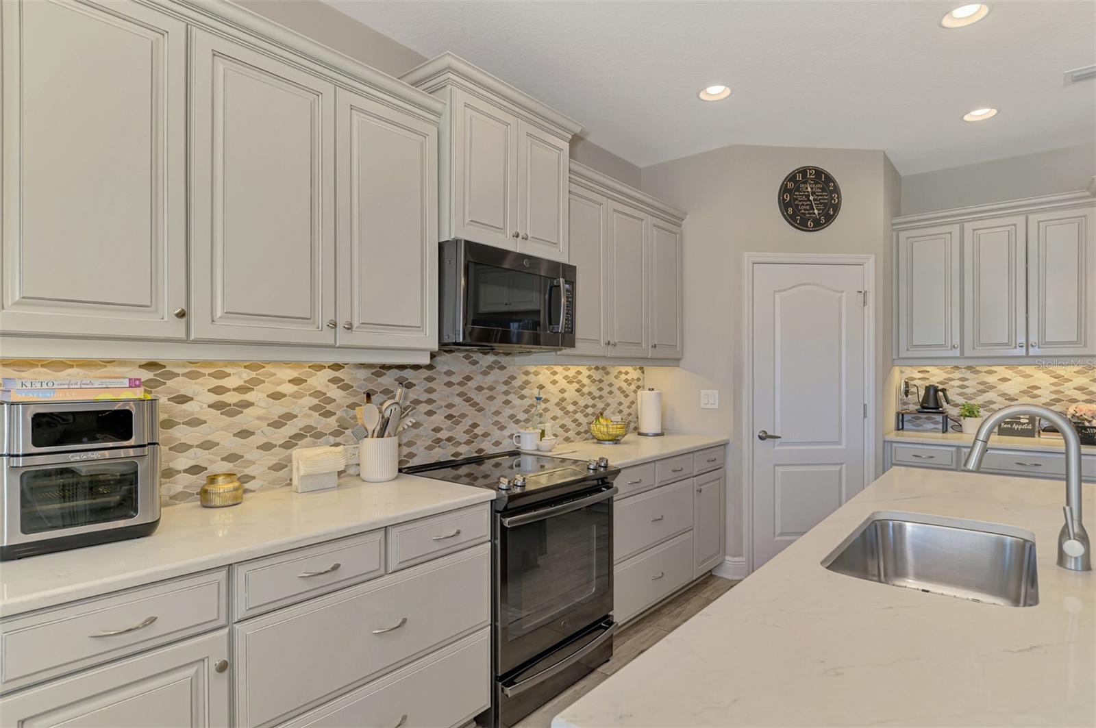 Image 26 of 91 For 1337 Thornbury Drive