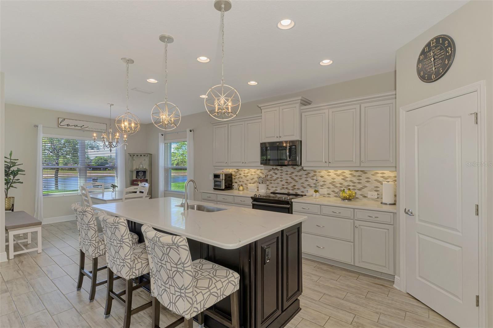 Image 29 of 91 For 1337 Thornbury Drive